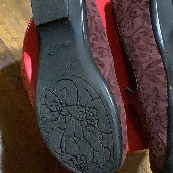 Dansko Maroon/plum color Slip-ONS size 36 (6) - Picture 3 of 9